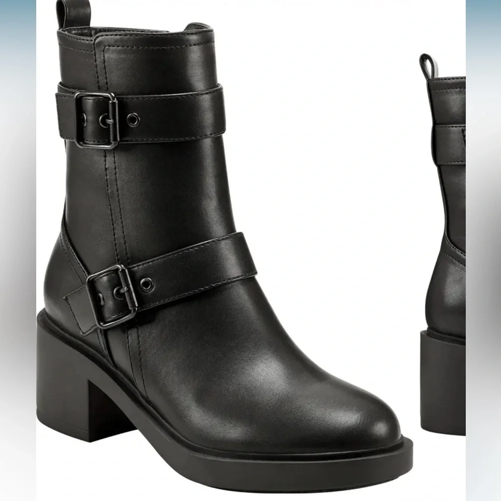 Bandolino Gilbert Bootie - Picture 2 of 3